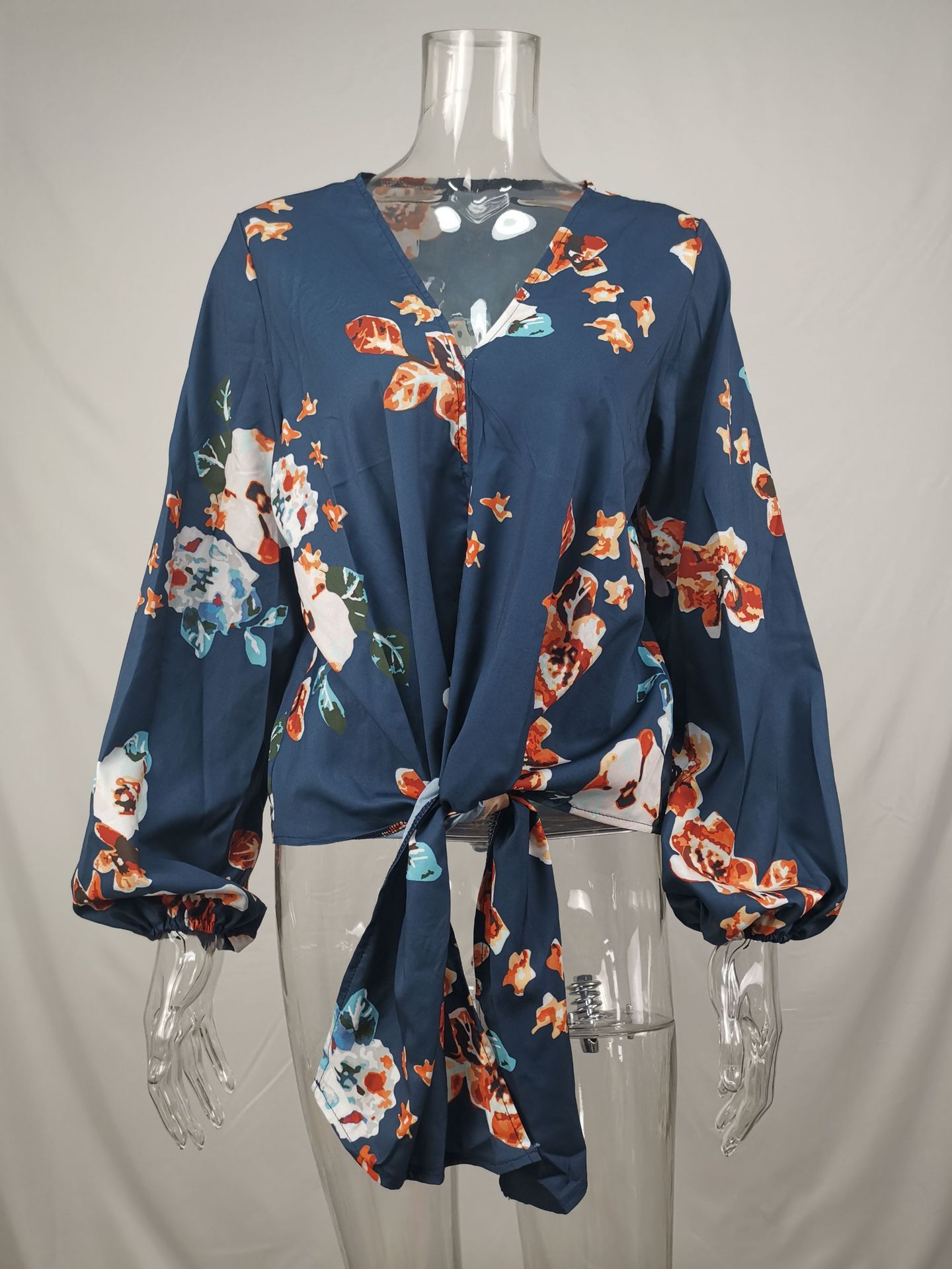 V-neck Long Sleeve Knotted Print Top