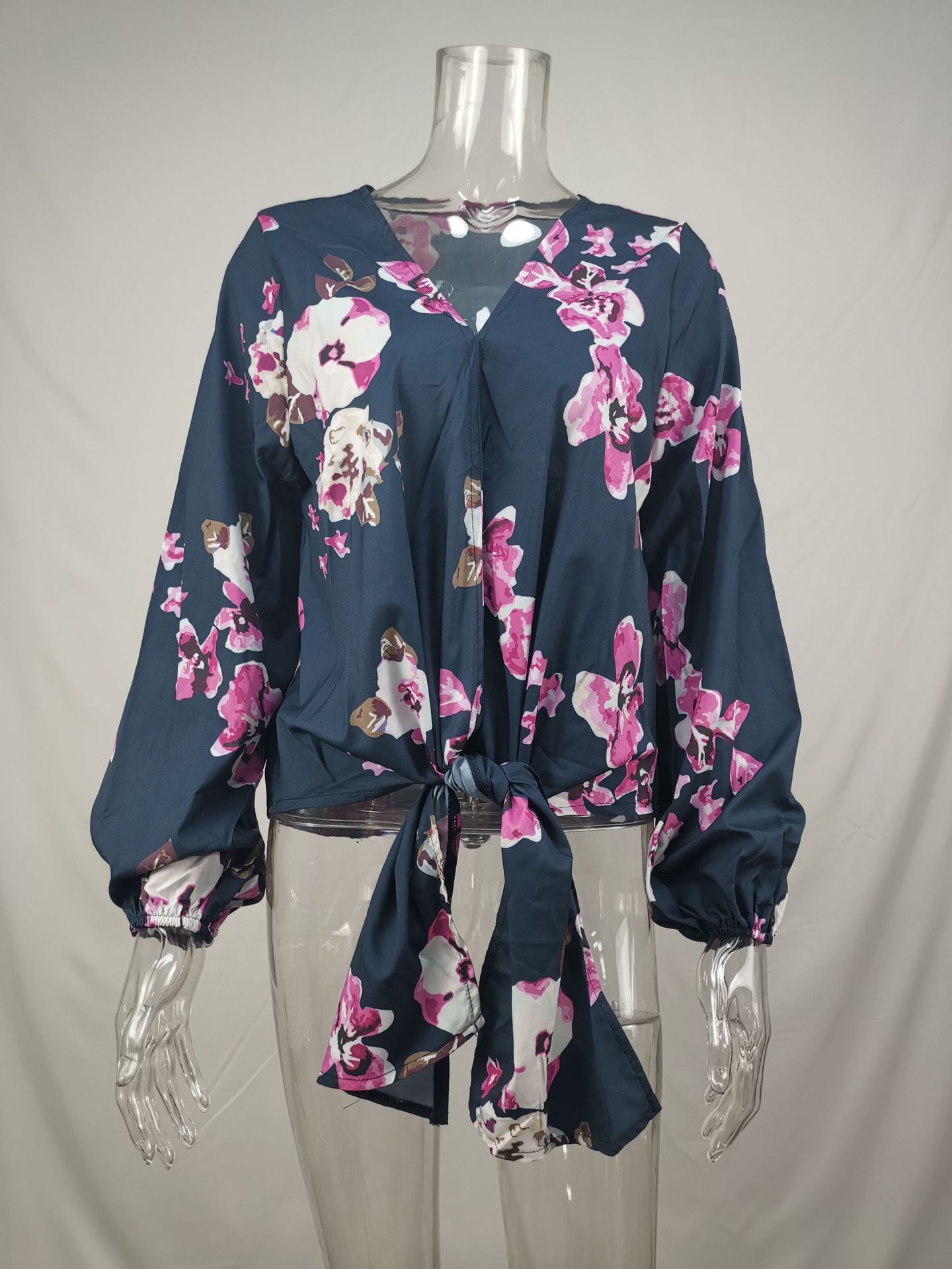V-neck Long Sleeve Knotted Print Top
