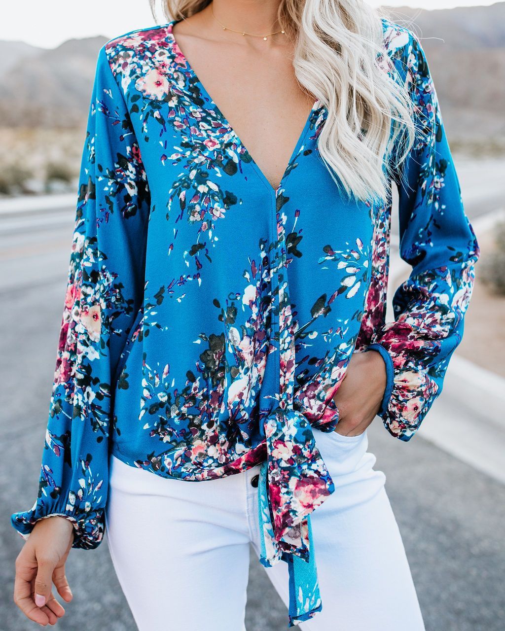 V-neck Long Sleeve Knotted Print Top