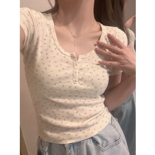 U-neck Floral Short Sleeved Top