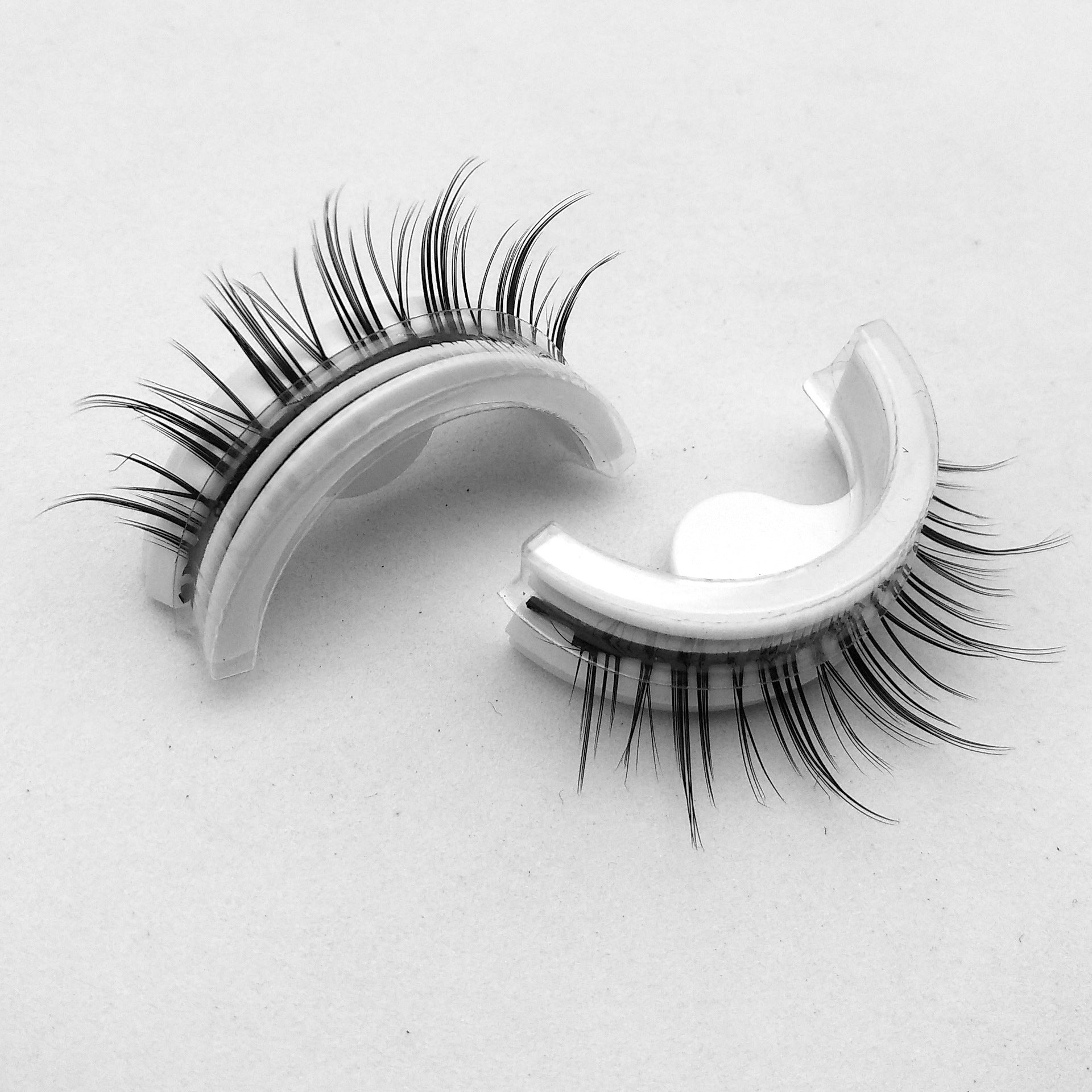 Glue-Free Self-adhesive False Eyelashes